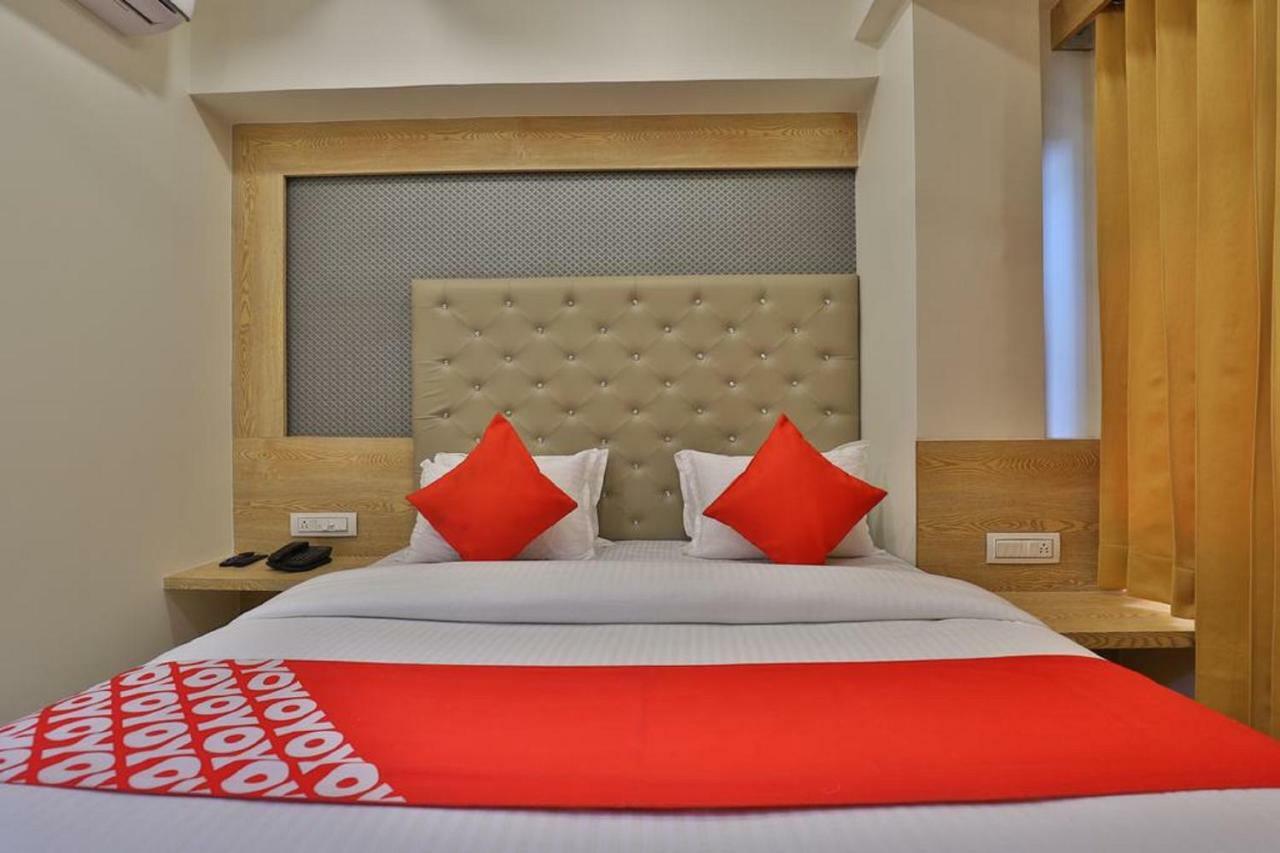 Hotel Acme By Sky Stays Αχμπανταμπάντ Εξωτερικό φωτογραφία